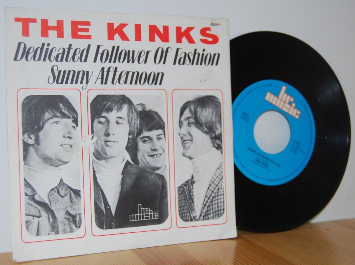 The KINKS Dedicated Follower Of Fashion