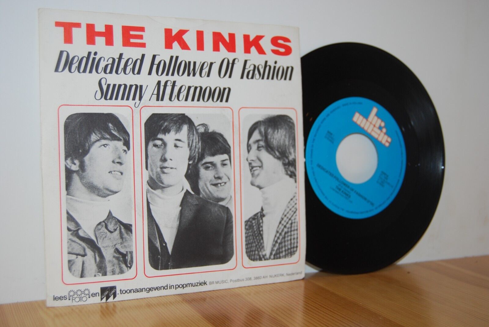 The KINKS Dedicated Follower Of Fashion