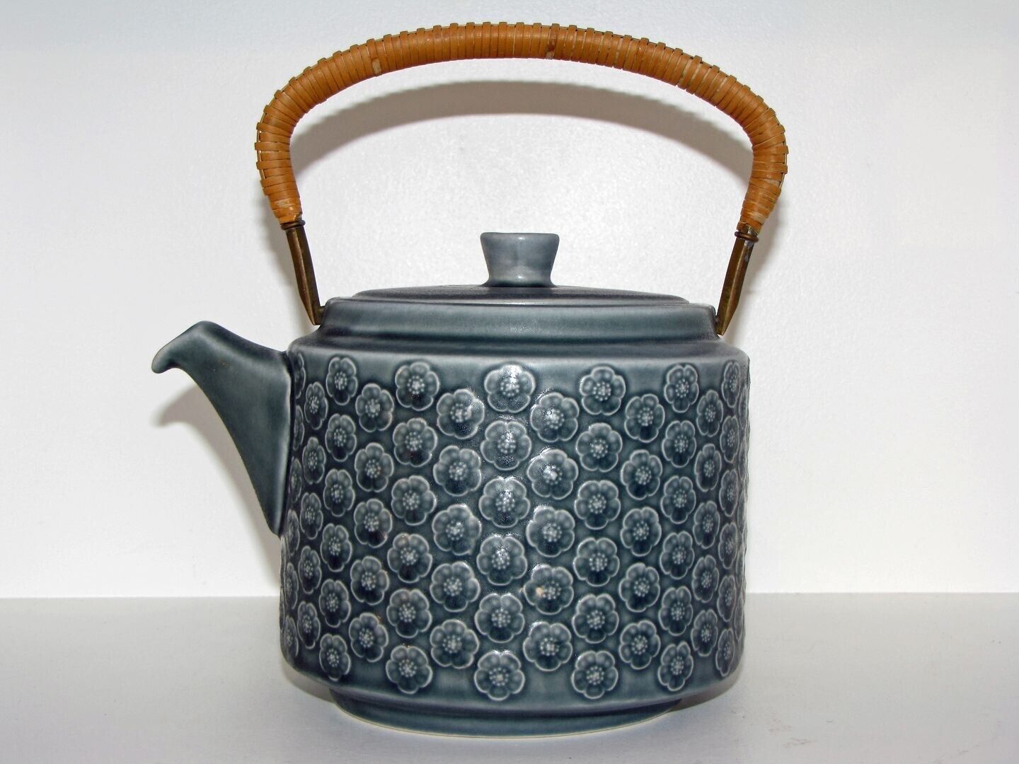 Kronjyden Azur Tea pot by Quistgaard