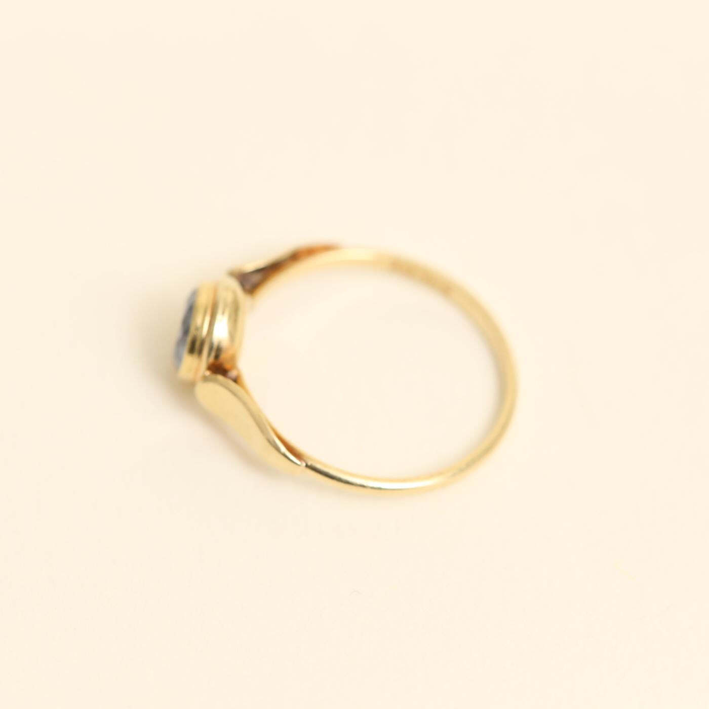 Ring with and synthetic spinel in 14K Gold size 6½ | Vintage Solid