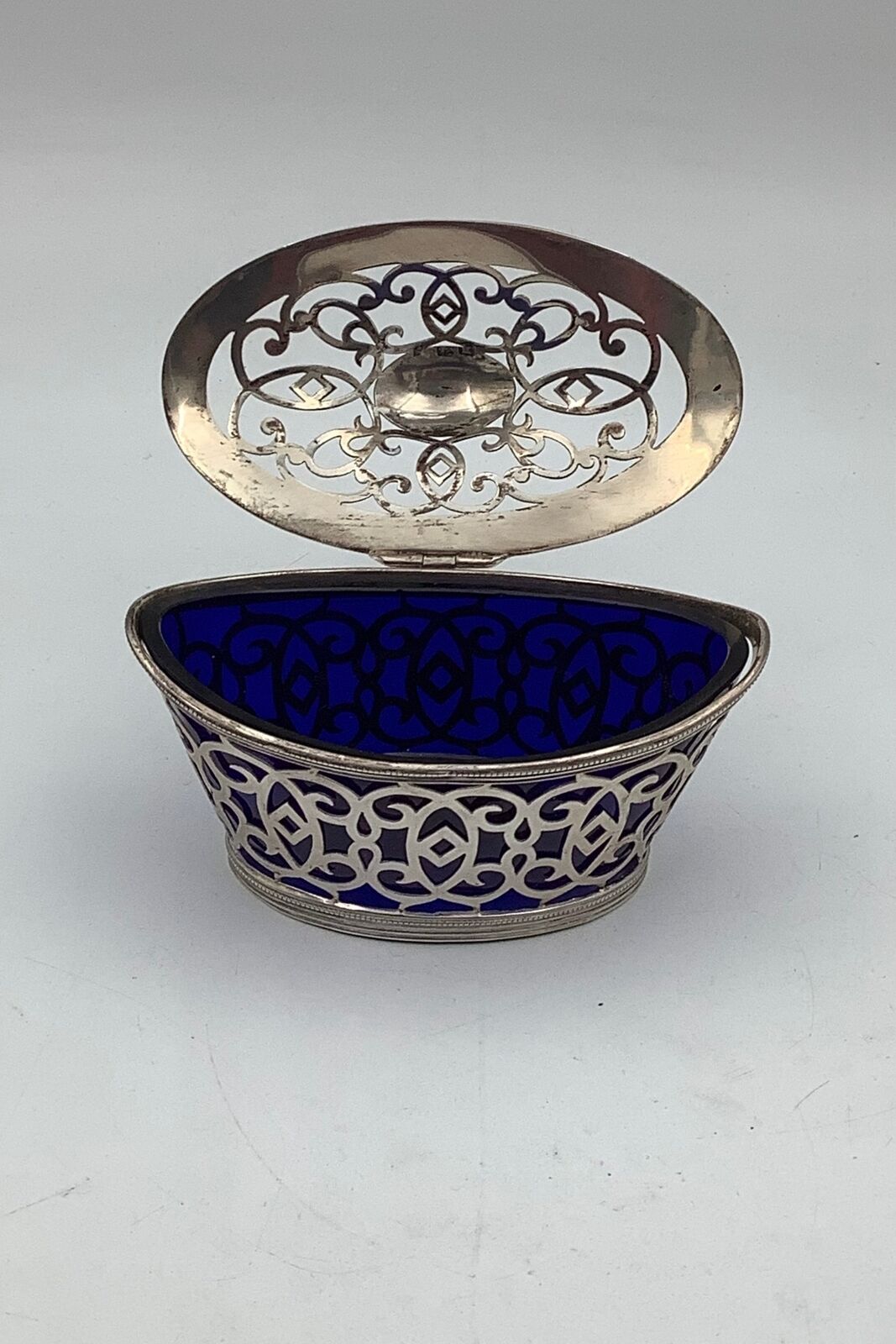 English William Comyns  Sons Ltd Sterling Silver bowl with lid and glass insert