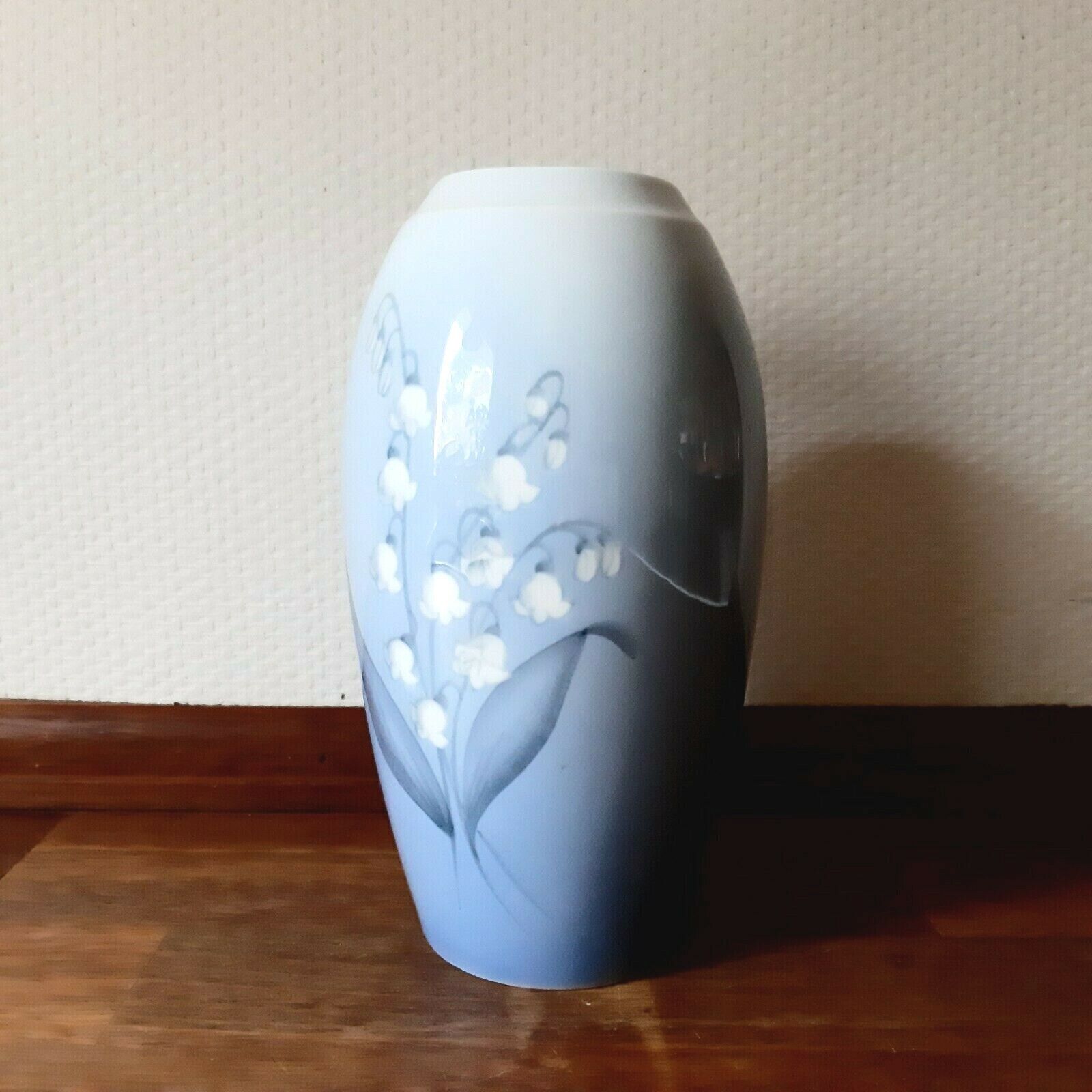 7 1/10" Lily of the Valley vase # 57/251 Bing & Grondahl Royal Copenhagen Fact 1