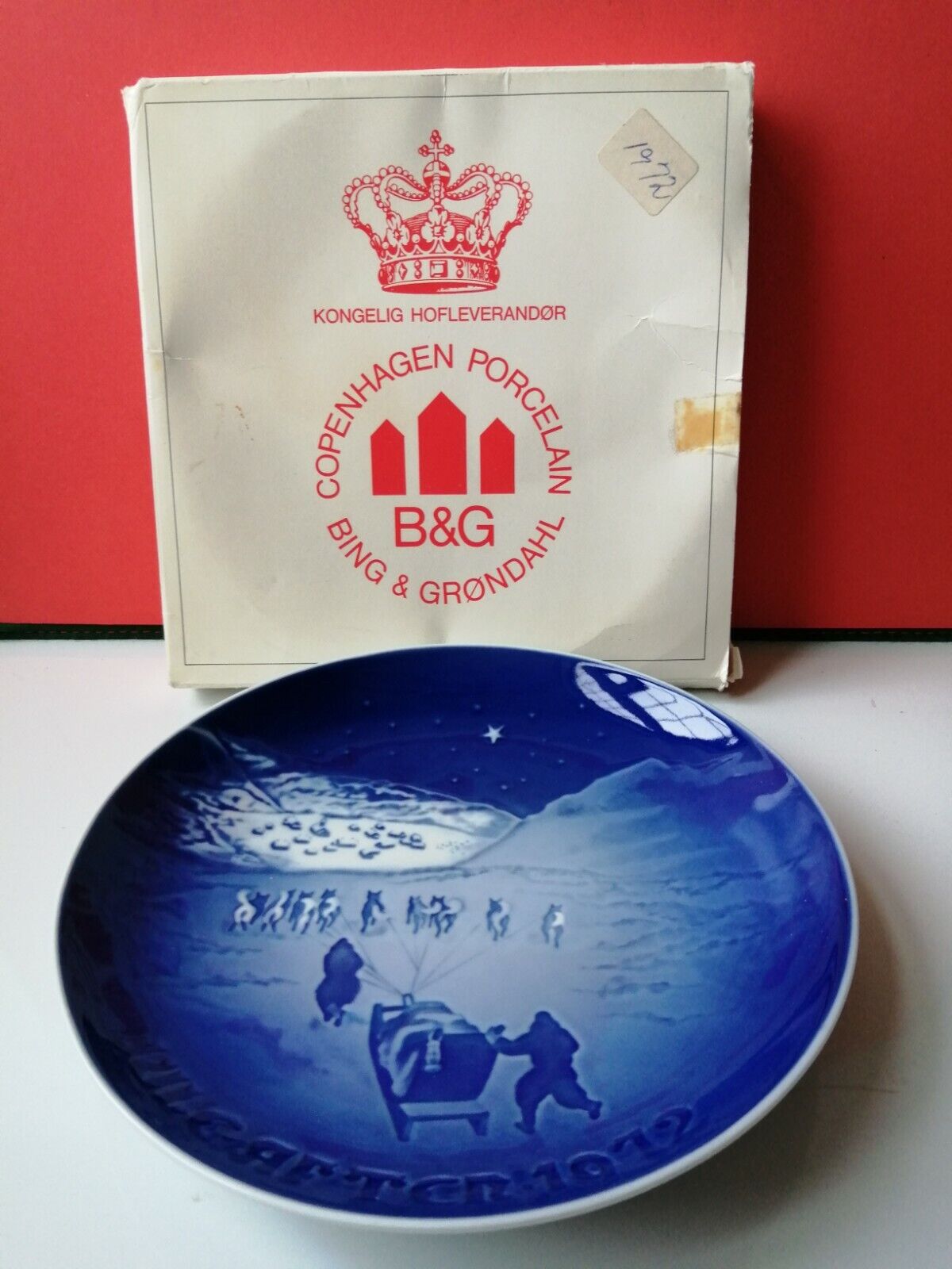 Bing  Grondahl Christmas plate 1972 " Christmas in Greenland"Used in boxFine