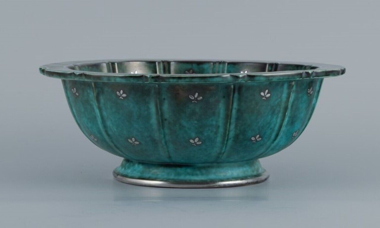 Wilhelm Kåge Gustavsberg Art Deco Argenta bowl decorated with silver inlay