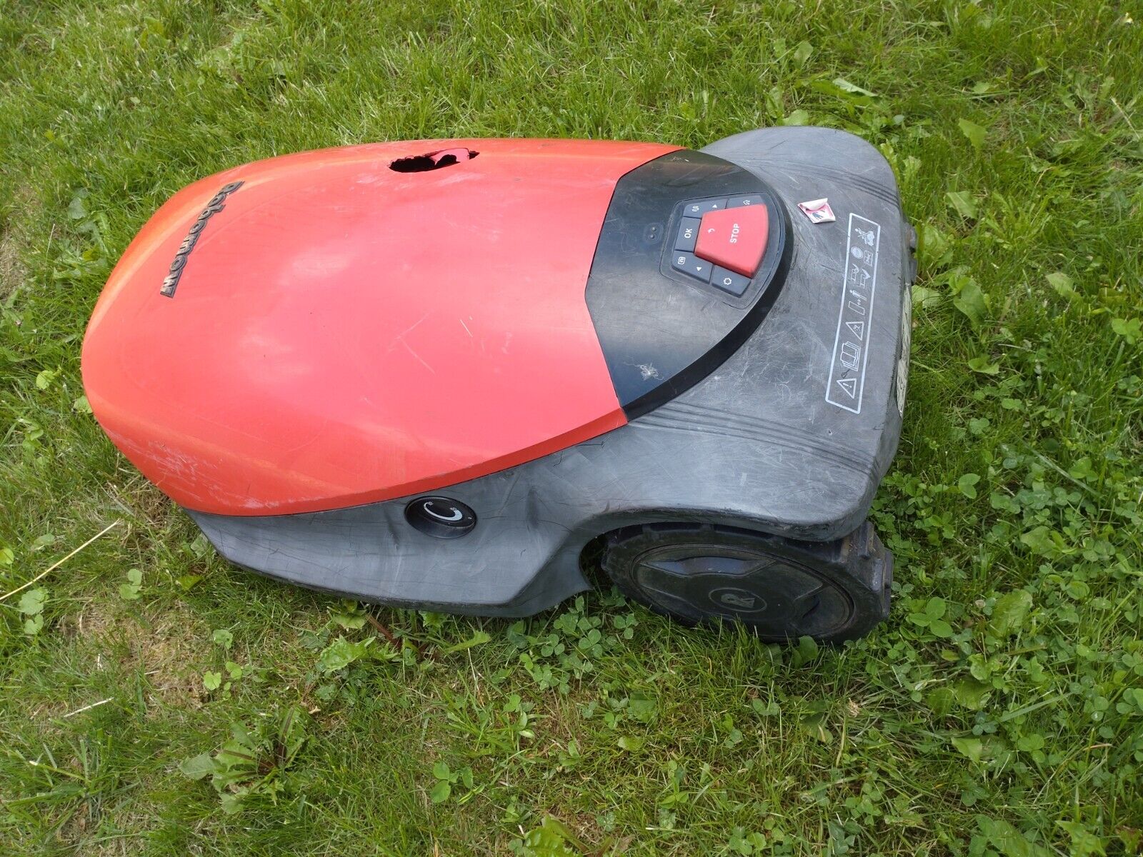 Robomow RC304U Lawnmower Robot