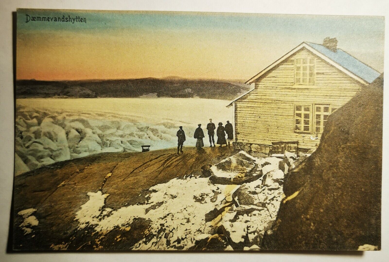 Old un-used coloured postcard: Dæmmevandshytten in Norway c 1920  pok1428