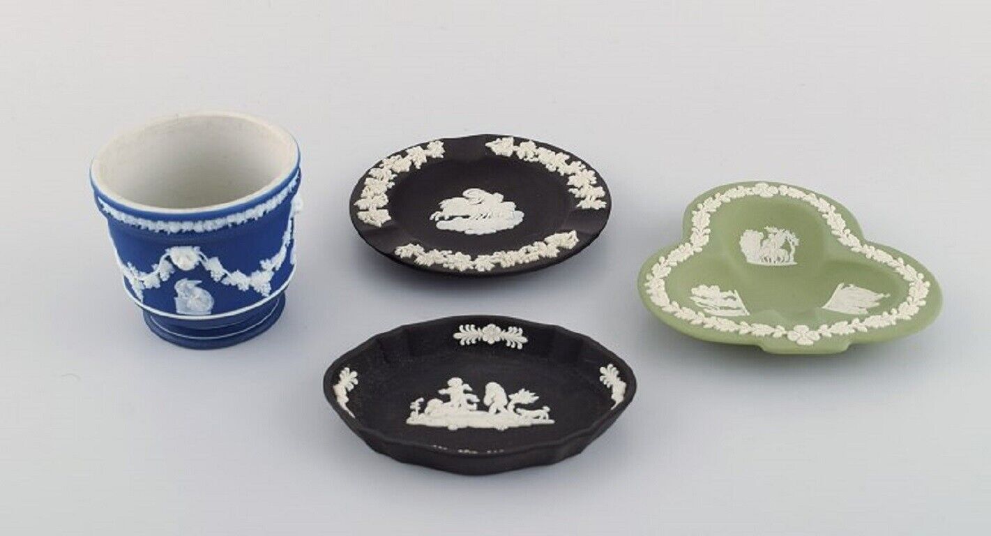 Wedgwood England Three bowls / dishes and a flower pot Early 20th C