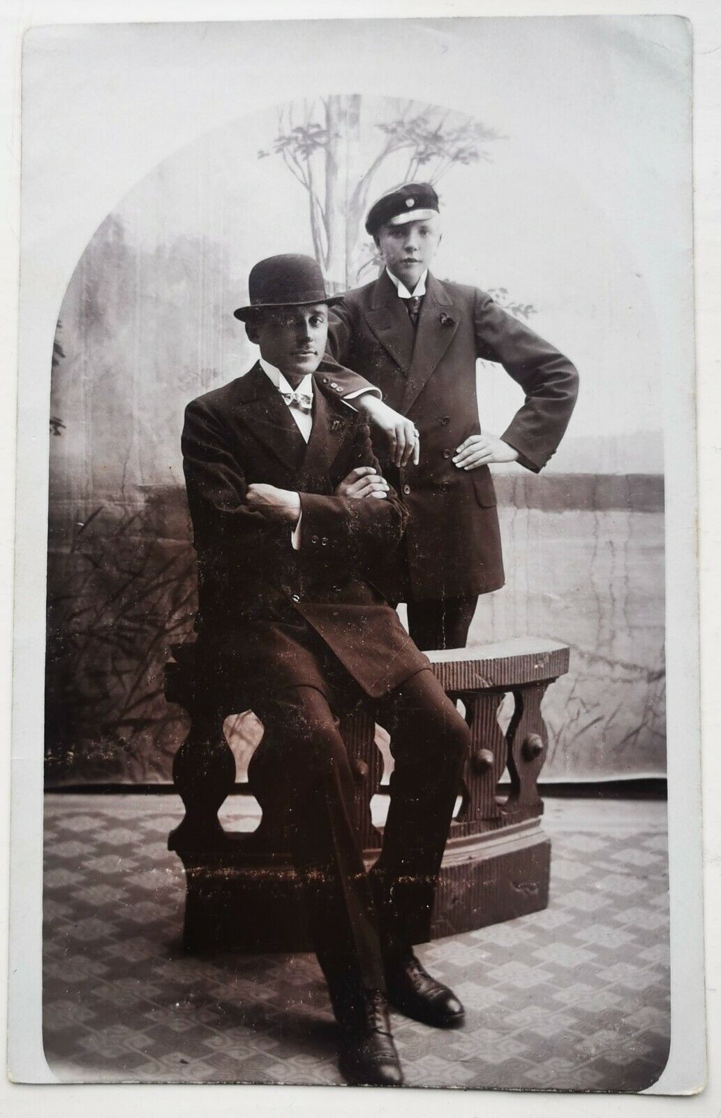 Photo postcard: Well dressed young brothers ready for a party time 1915 pok1326