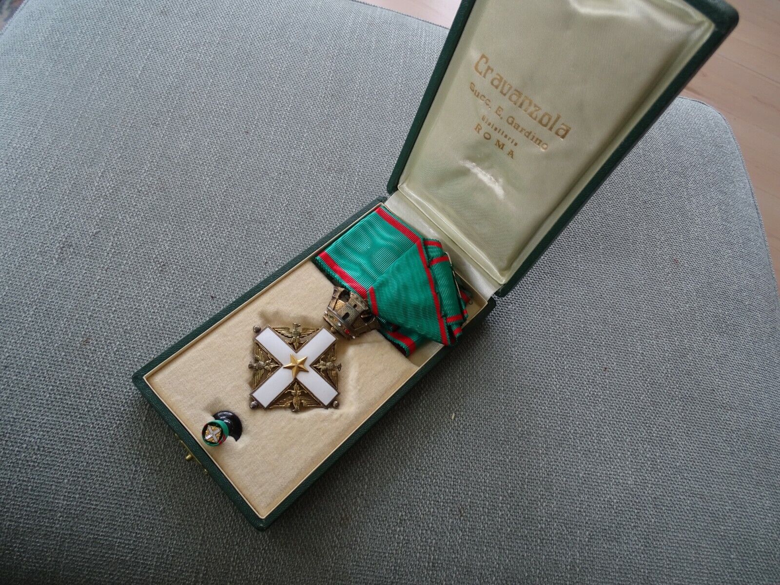 Order Of Merit Of The Italian Republic V Class Knight with original box and pin