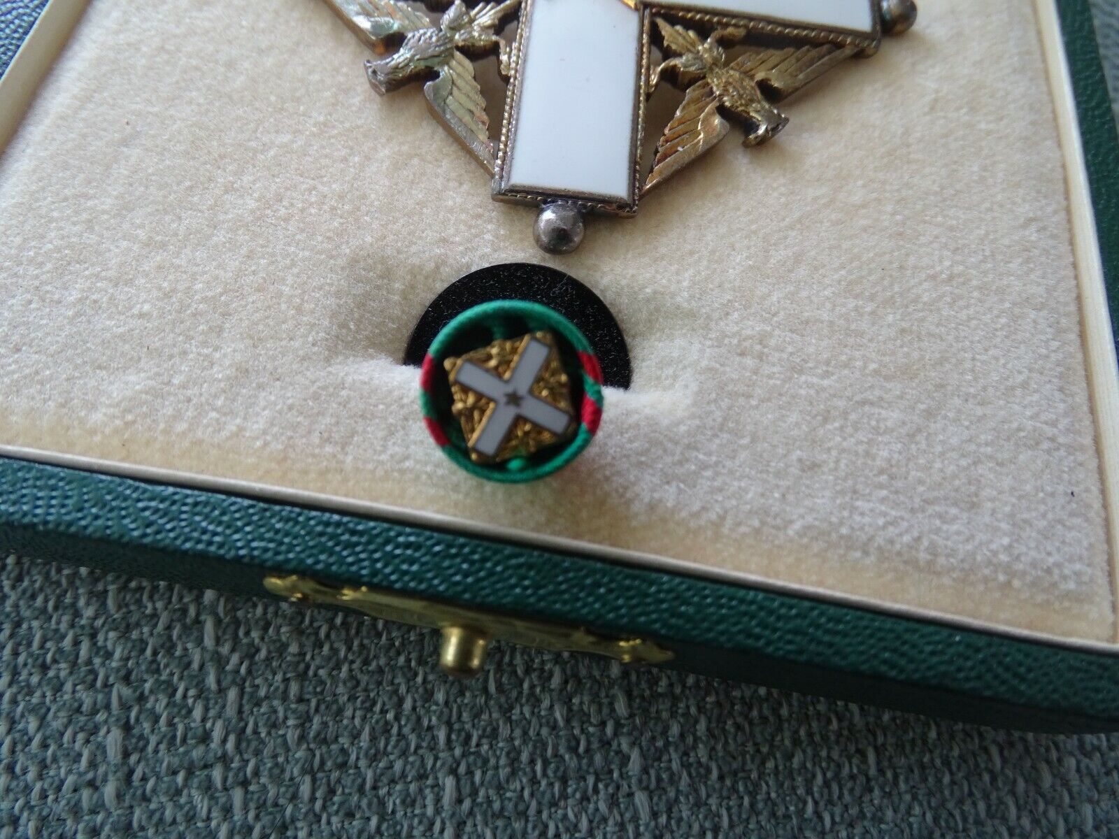 Order Of Merit Of The Italian Republic V Class Knight with original box and pin