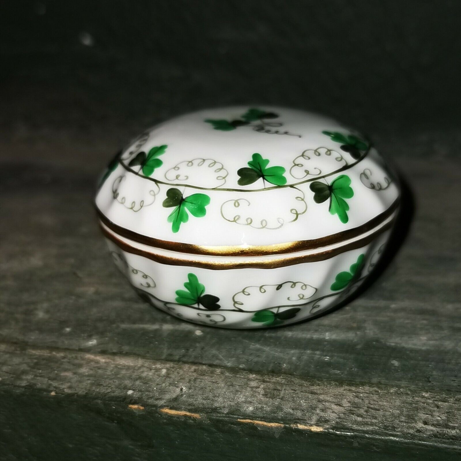 Charming smaller lidded porcelain bowl from Herend Hungary  with leave decor