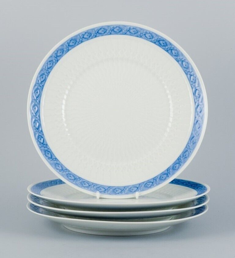 Royal Copenhagen Blue Fan four dinner plates 1969-74 Designed by Arnold Krog