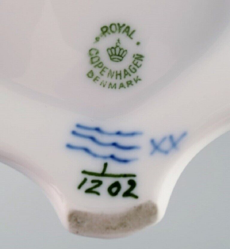 Royal Copenhagen Blue Fluted Full Lace coffee pot in porcelain