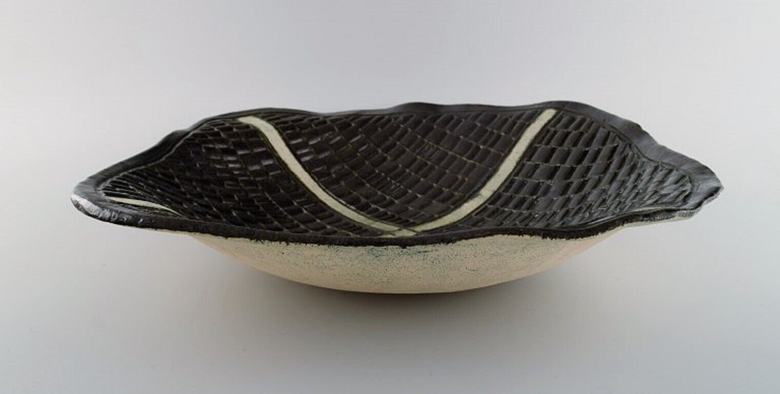 European studio ceramicist Large unique dish / bowl in glazed ceramics