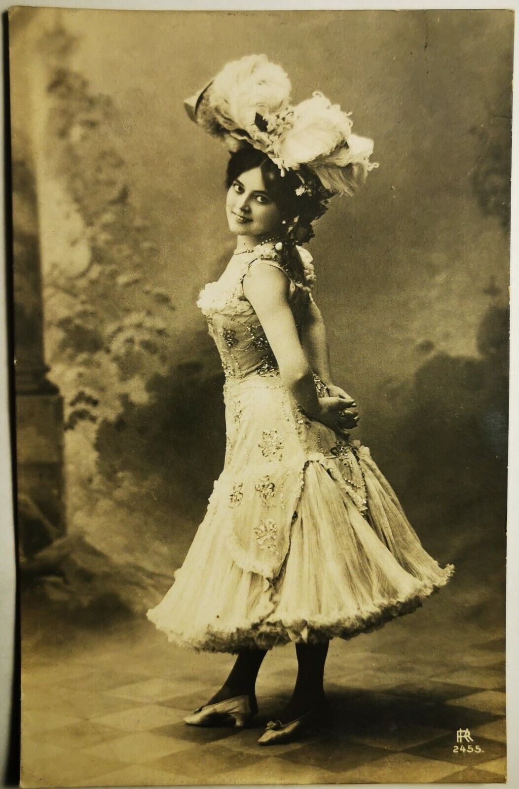 Old photo postcard: Young beautiful woman with dress and big hat 1908  pok1418