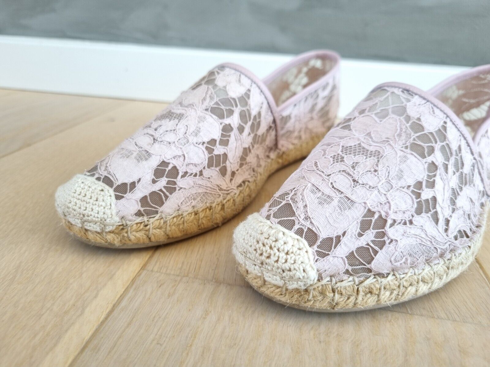 **Valentino** Pink Lace Spadrilles Flats Sz 39