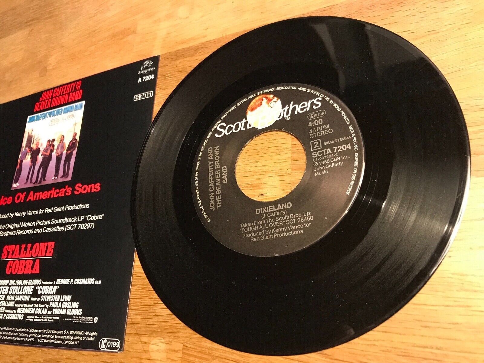 JOHN CAFFERTY AND THE BEAVER BROWN BAND "VOICE OF AMERICA´S SONS" COBRA 1985 NL