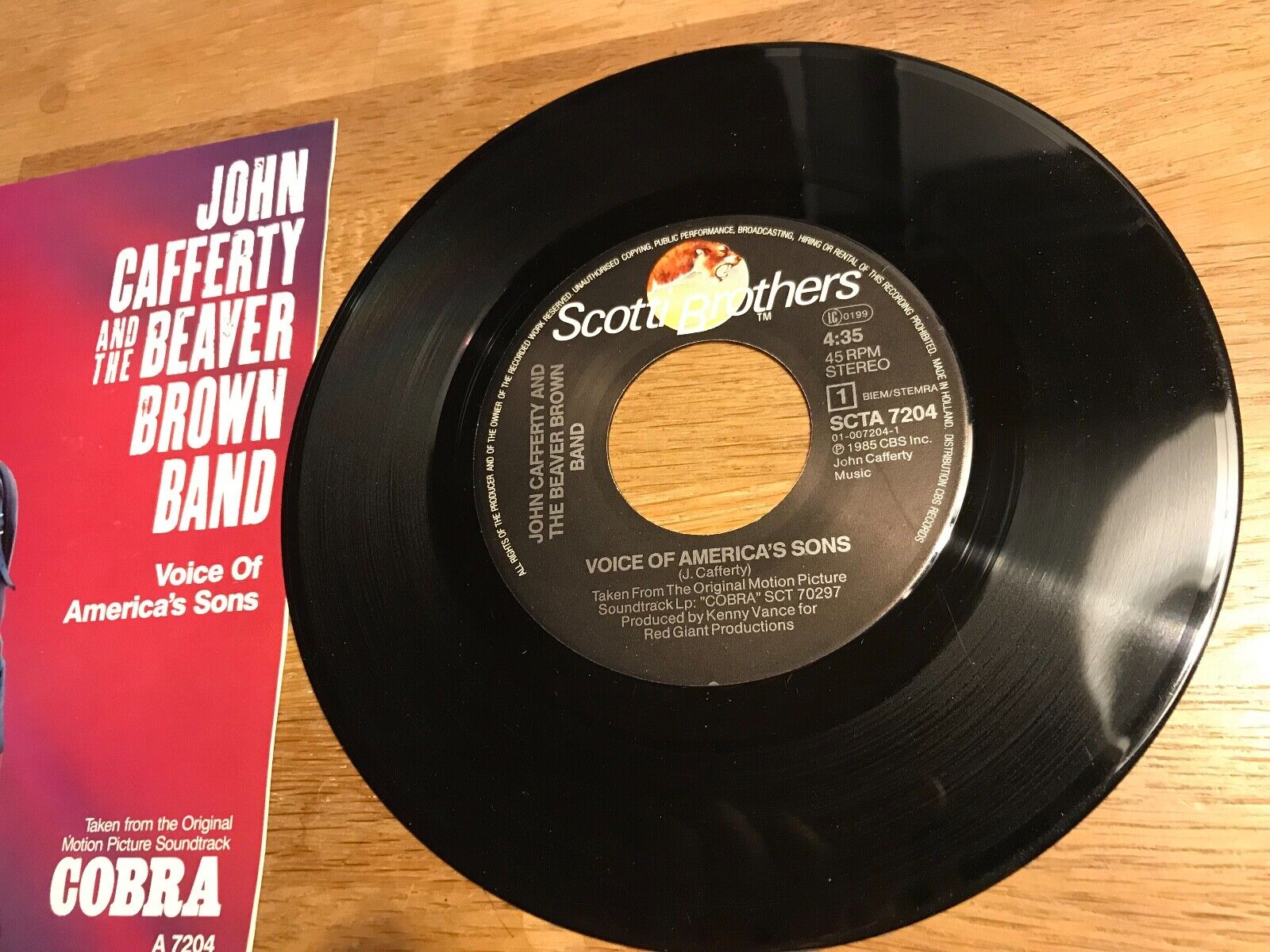 JOHN CAFFERTY AND THE BEAVER BROWN BAND "VOICE OF AMERICA´S SONS" COBRA 1985 NL