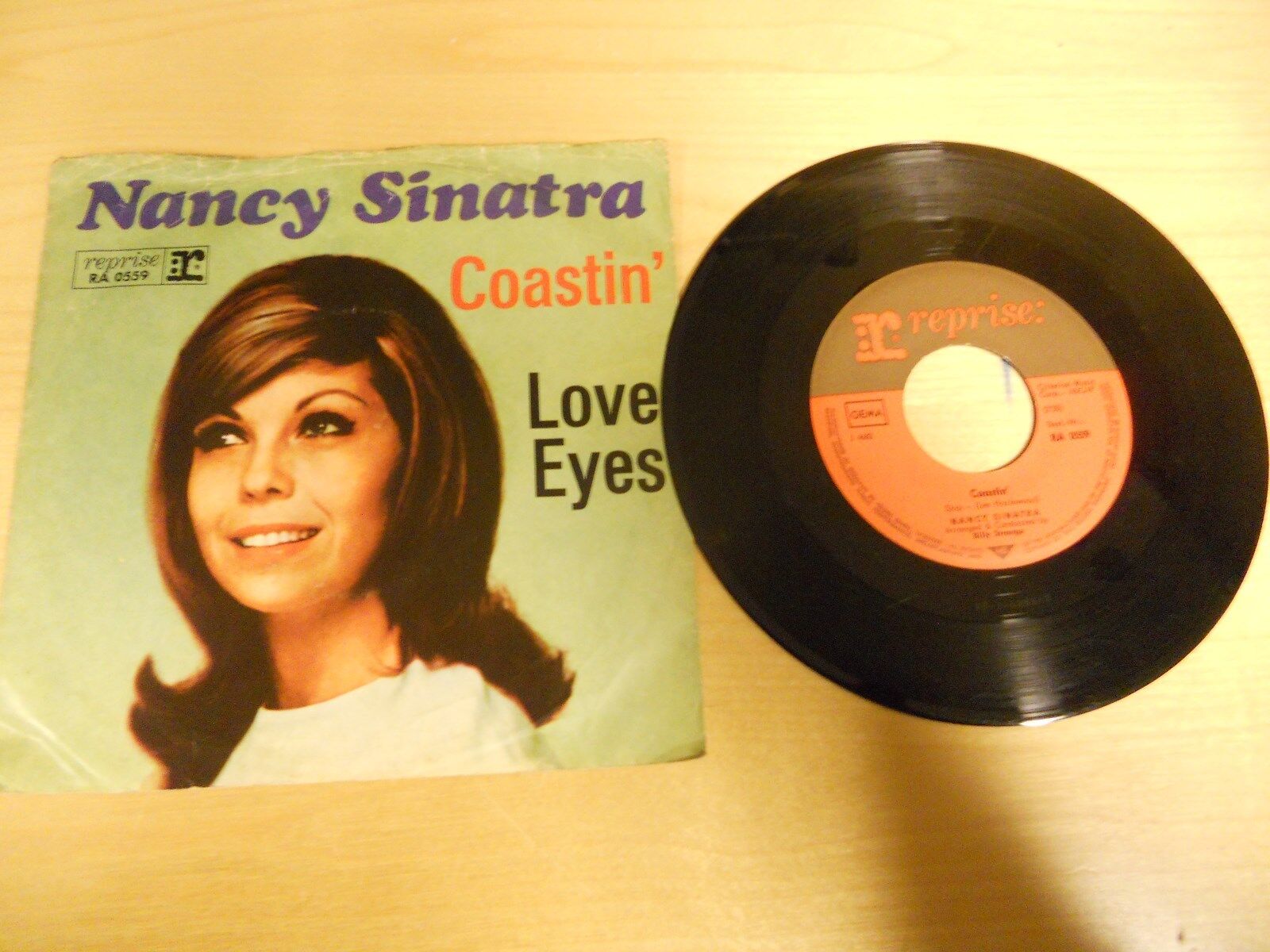 NANCY SINATRA COASTIN / LOVE EYES GEMA REPRISE RECORDS GERMANY SEXY EARLY PHOTO*