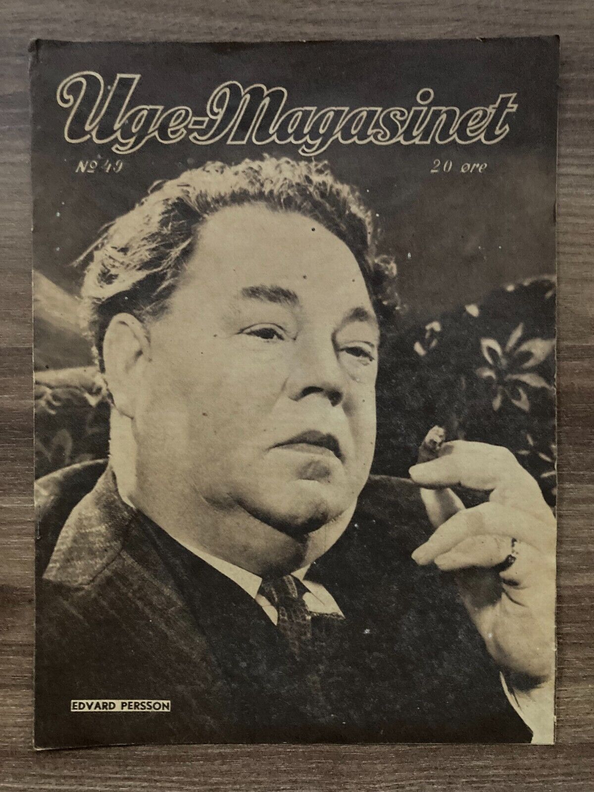 Edvard Persson on Cover 1940s Complete Antique Danish Magazine "Uge-Magasinet"