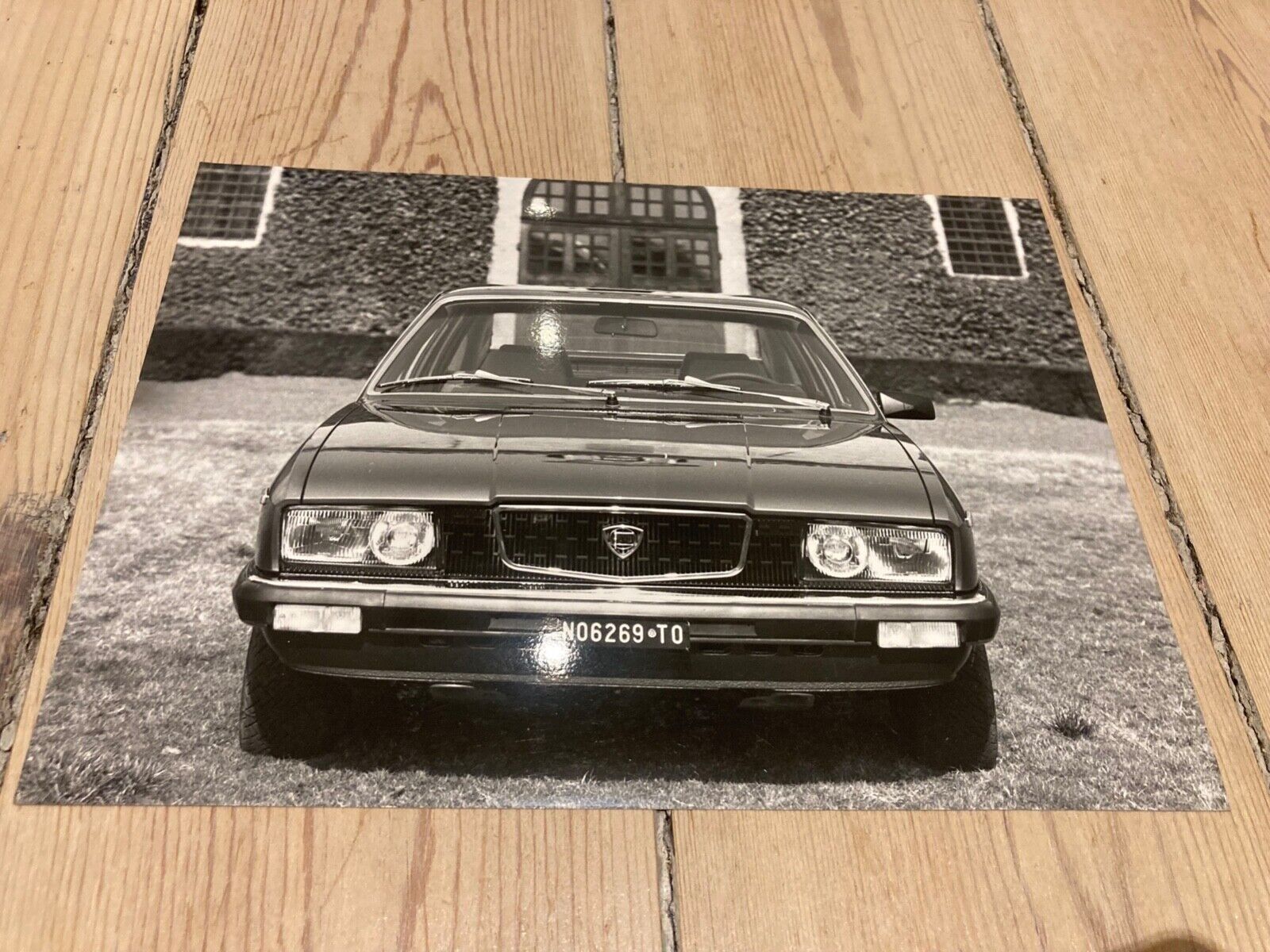 Lancia Gamma Berlina - 1976 - Two original press photos