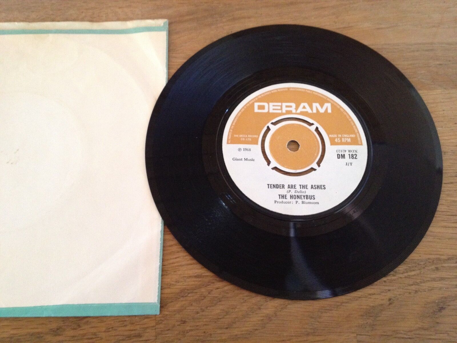 THE HONEYBUS "I CAN´T LET MAGGIE GO / TENDER ARE THE ASHES" 1968 DERAM 45 RPM UK