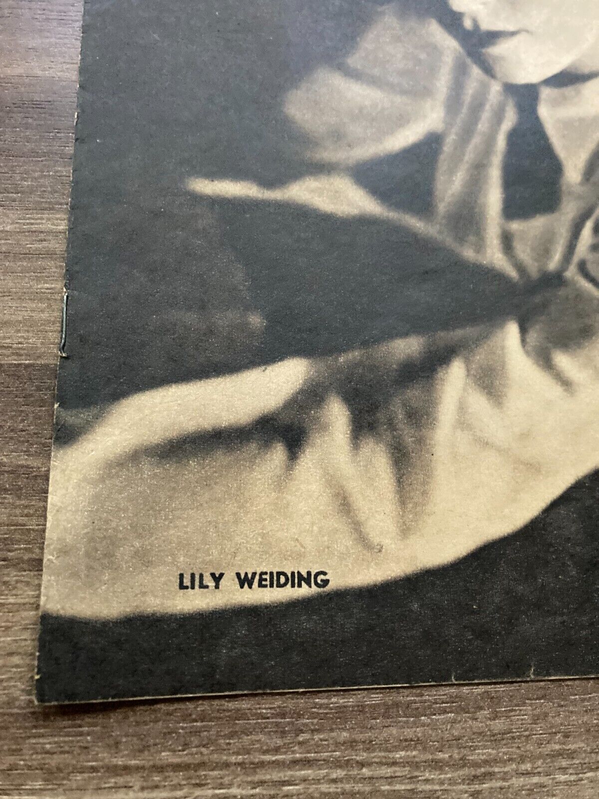 Lily Weiding Front Cover 1940s Complete Antique Danish Magazine "Uge-Magasinet"