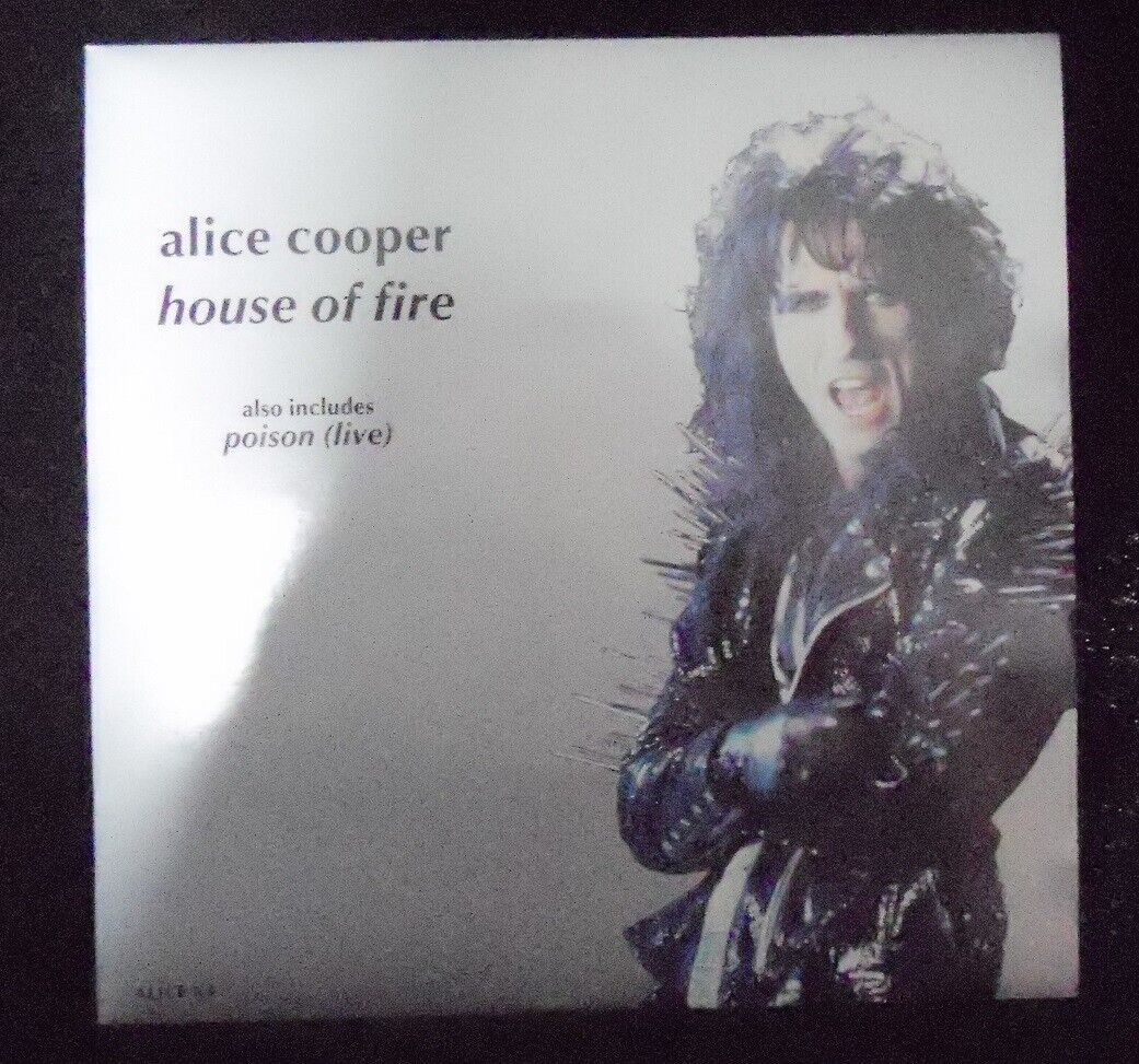 Alice Cooper: "House of Fire" 2x 7" vinyls (yellow + black) Metal Forces mag 45