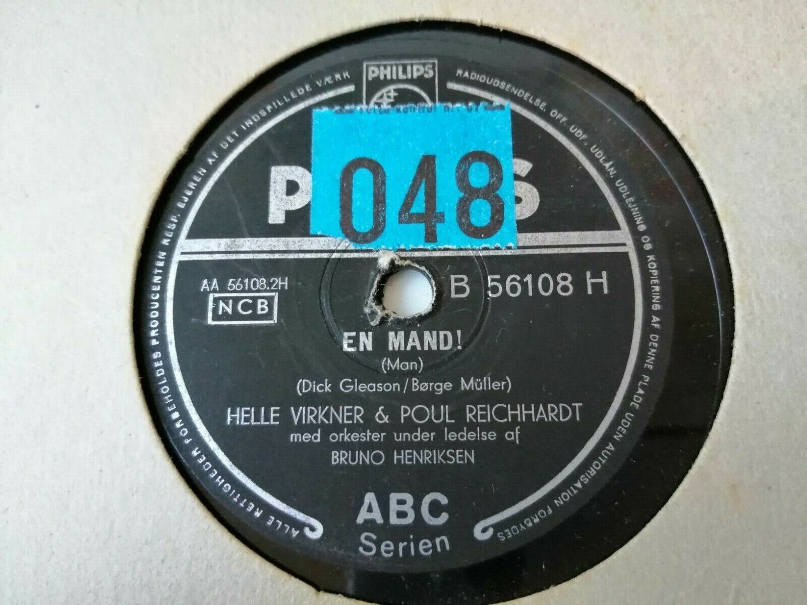 78 RPM  shellacHelle Virkner  Poul ReichhardtEn Mand ! / En Kvinde! Philips 