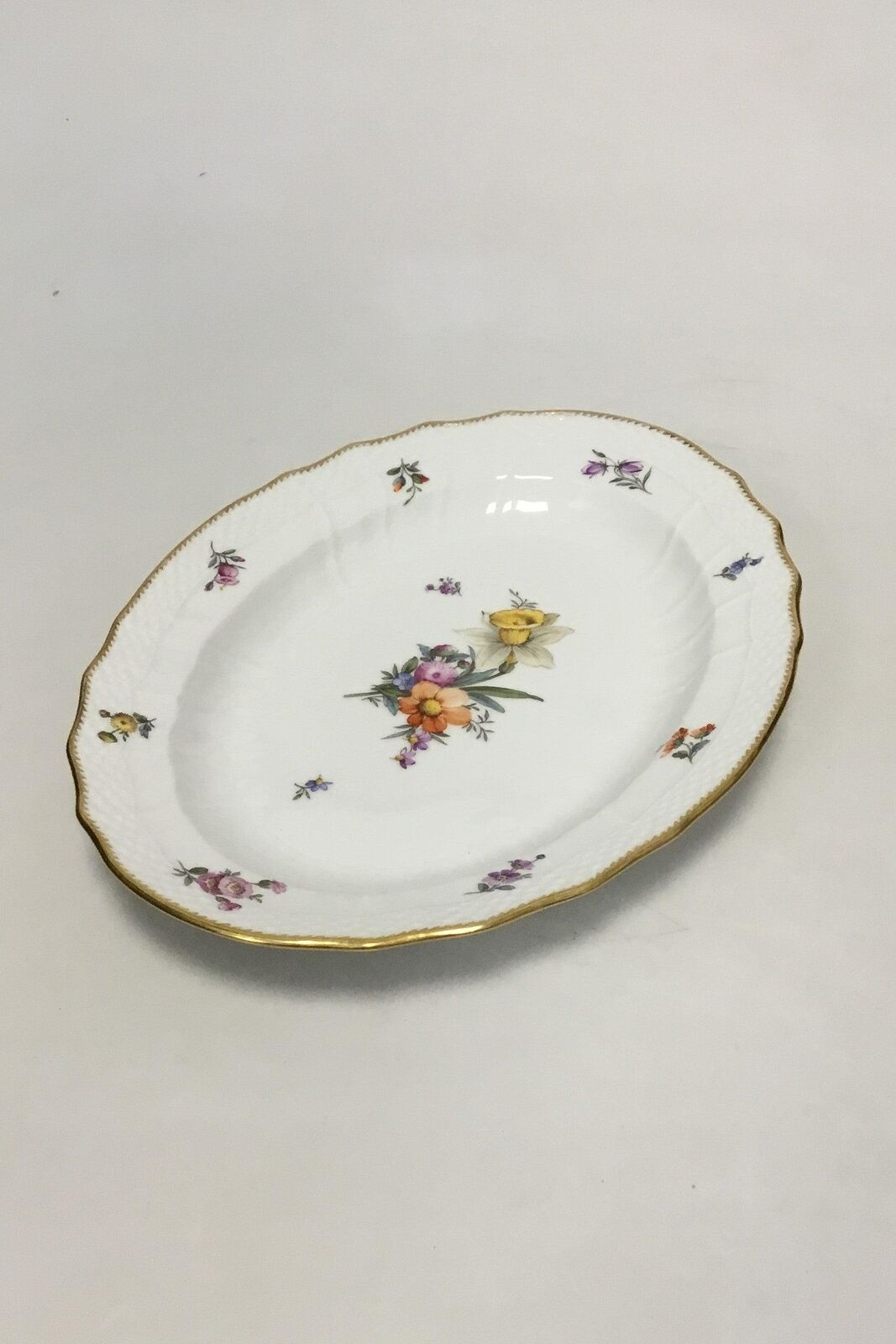 Royal Copenhagen Full Saxon Flower Oval dish No 1555