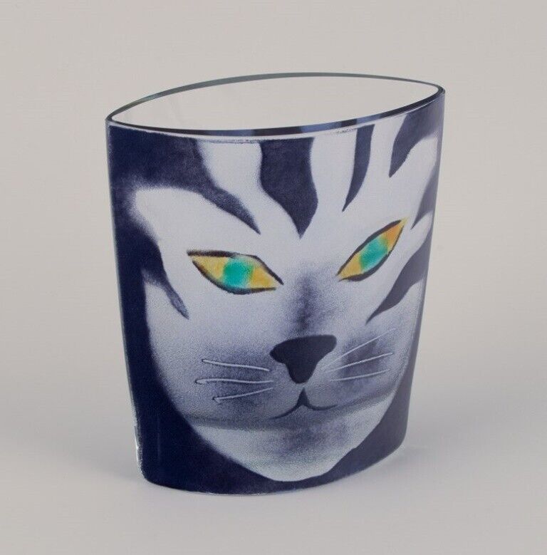 Britten Pååg for Steninge Slott  Large art glass vase with cat motif