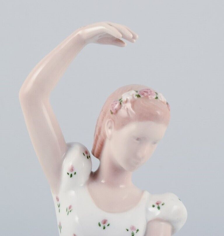 Bing  Grøndahl porcelain figurine of Columbine ca 1930