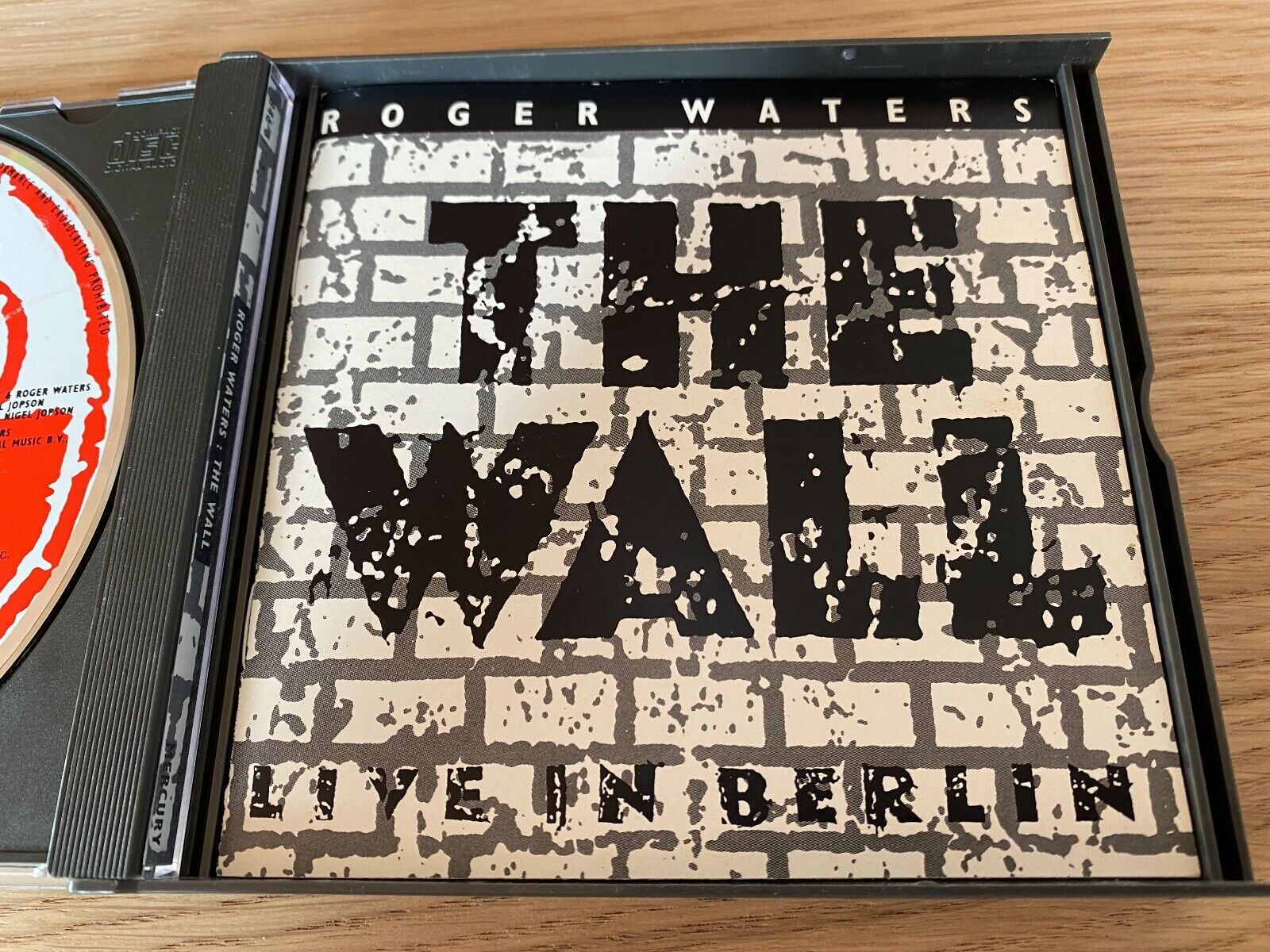 ROGER WATERS "THE WALL - LIVE IN BERLIN" 2 X CD ALBUM 1990 LIVE EDITION US PRESS