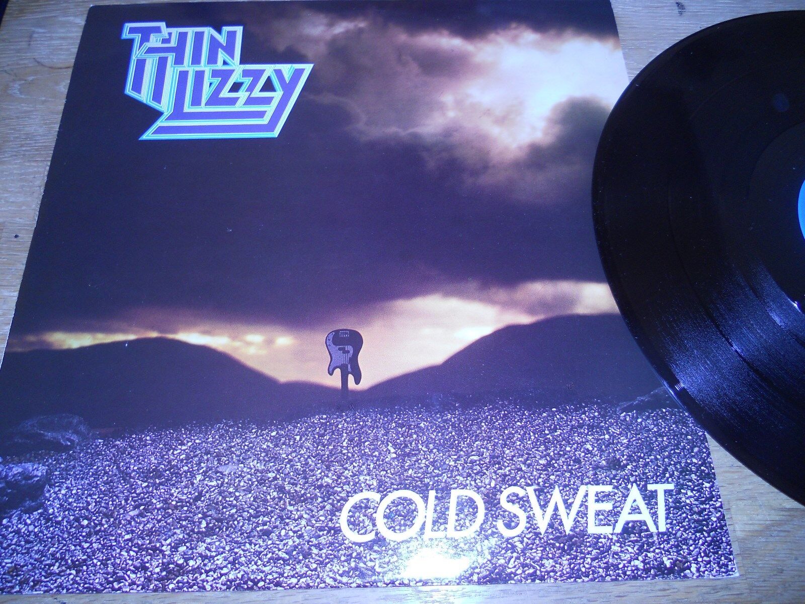 THIN LIZZY "COLD SWEAT / BAD HABITS / ANGEL OF DEATH / DONT BELIEVE A WORD" LIVE