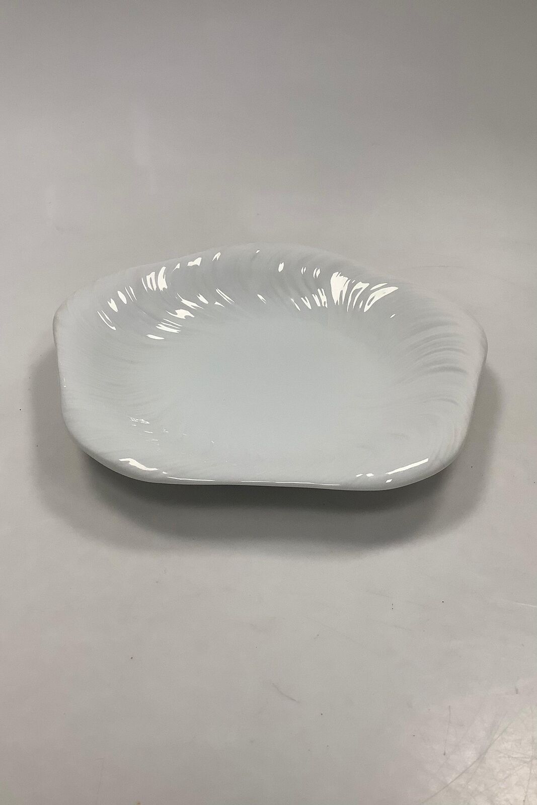 Royal Copenhagen White Konkylie Buffet Plate No 627