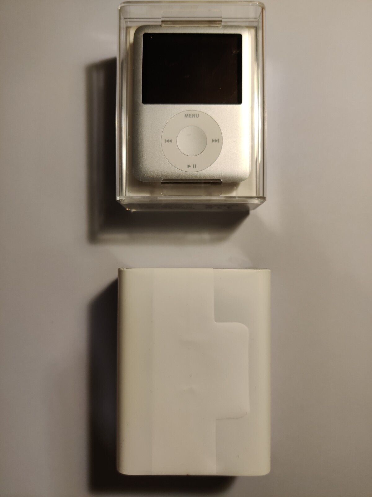 apple ipod nano 3rd generation 4 gb untested factory sealed