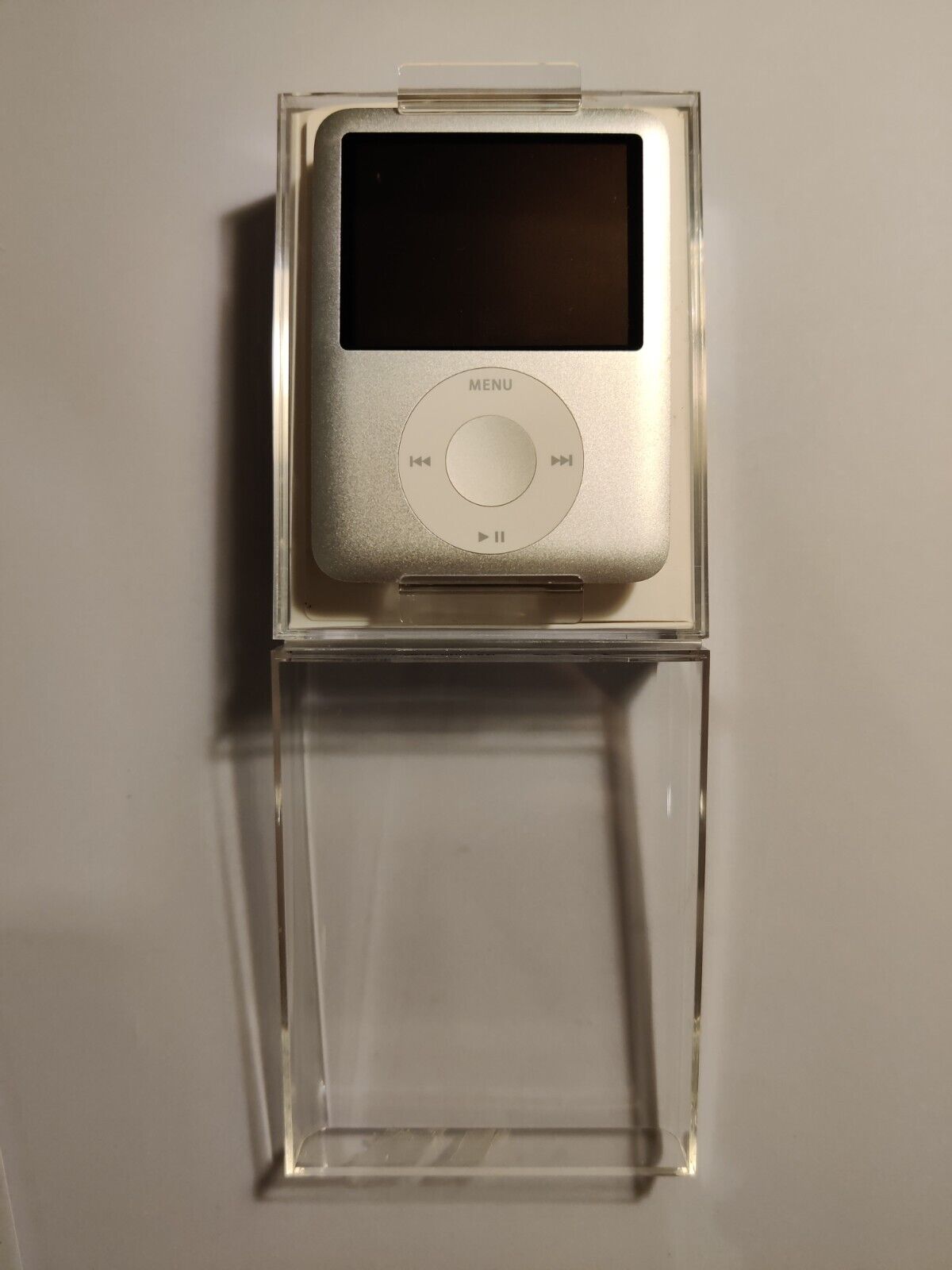 apple ipod nano 3rd generation 4 gb untested factory sealed