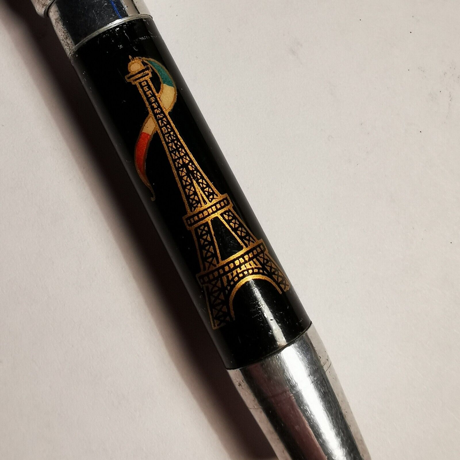 Parisian souvenir metal fountain pen with enameled Eiffel Tower and flags