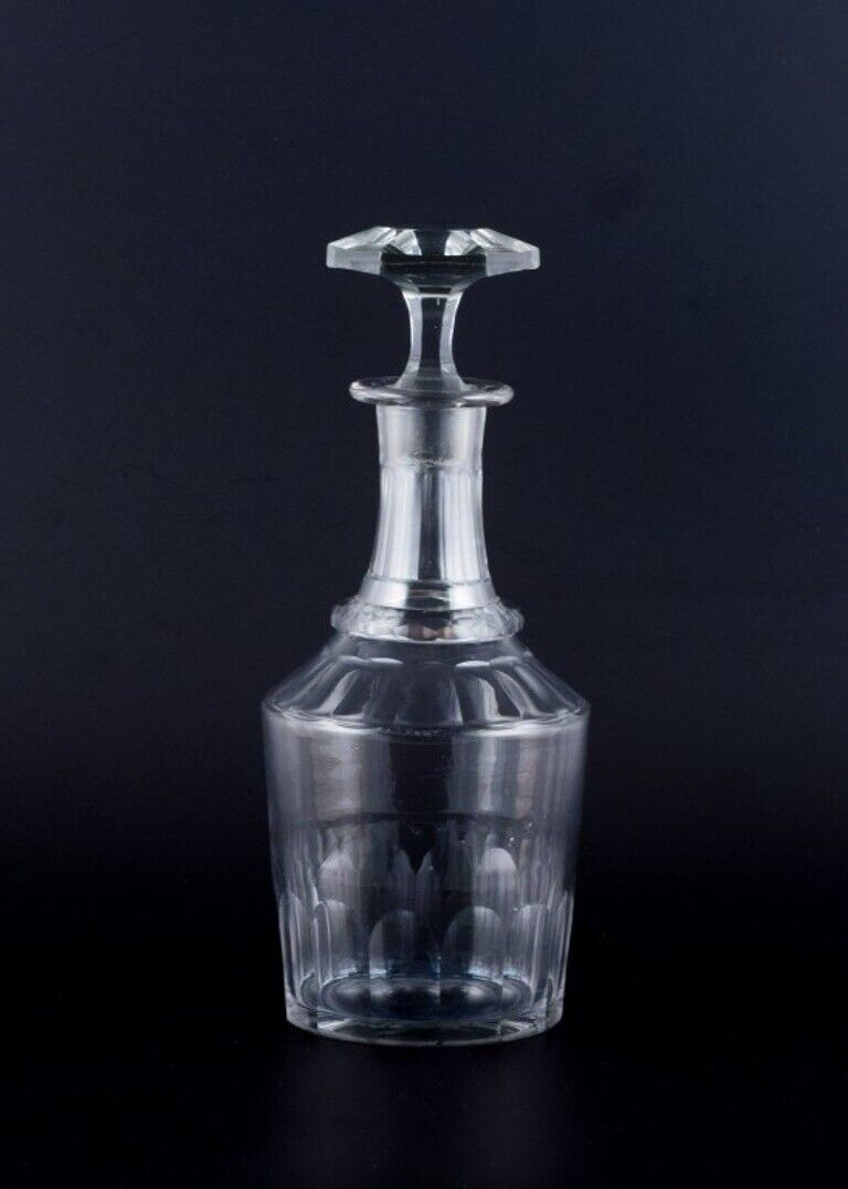 Danish glassworks hand-blown wine decanter in clear faceted cut glass 1930/40s