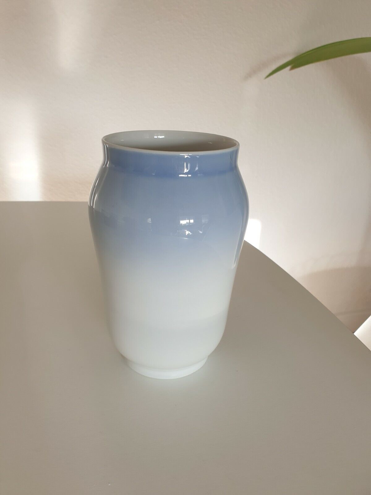 FIRST Q ROYAL COPENHAGEN VASE 4565 WITH Stock Exchange in Copenhagen- PERFECT