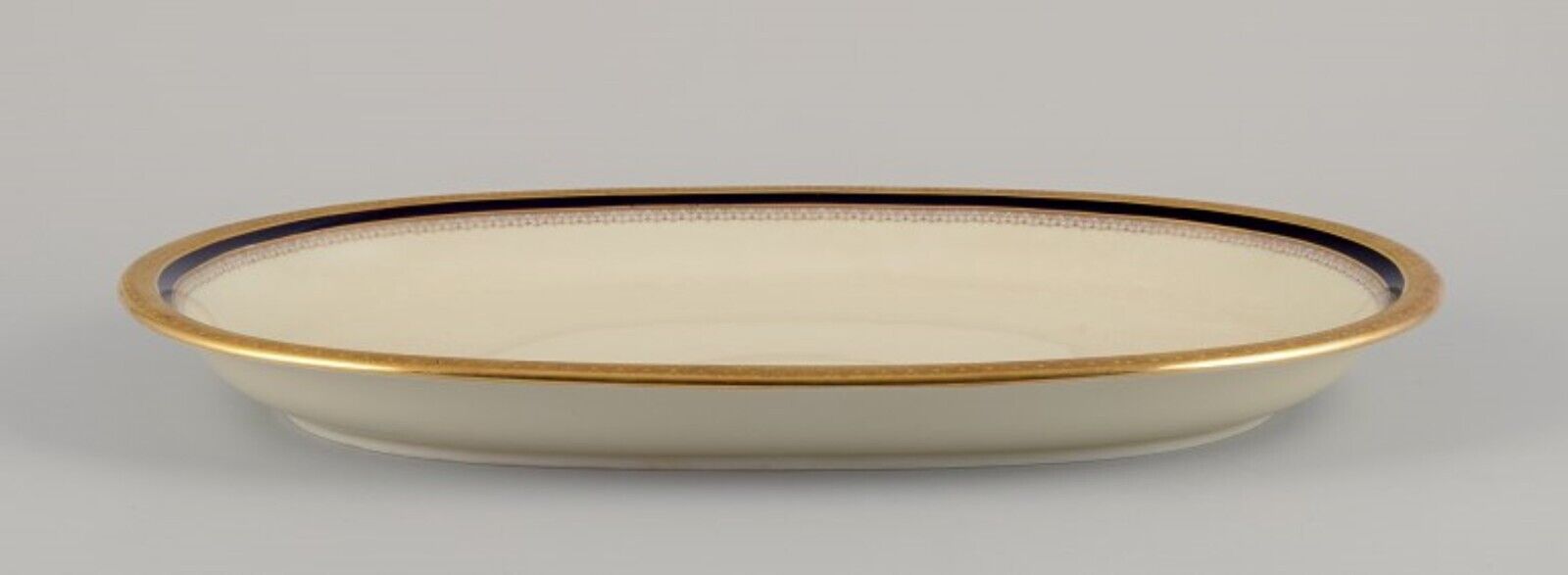 Hutschenreuther Germany Two serving platters from the "Margarete" series