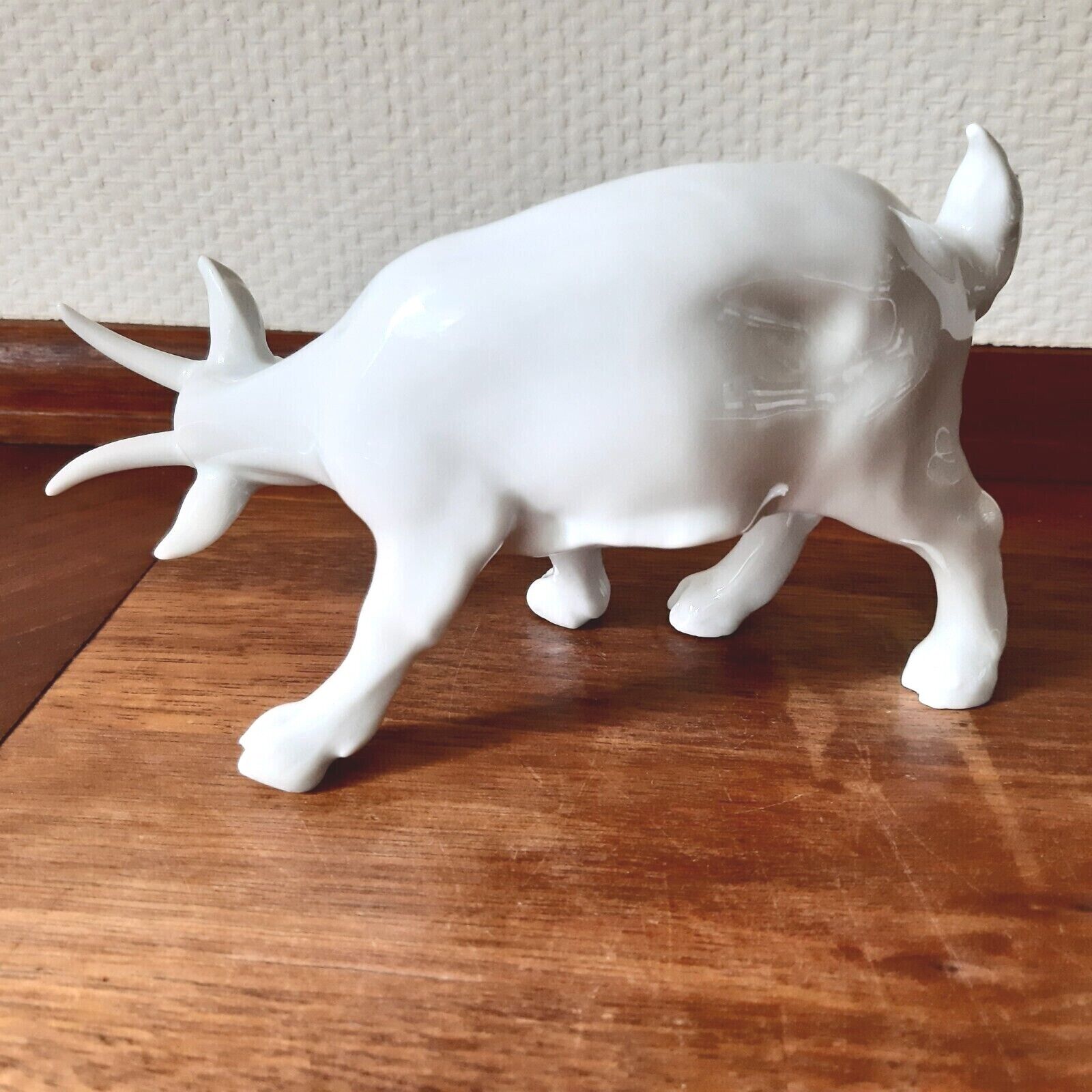 GOAT # 017 ROYAL WHITES COLLECTION Royal Copenhagen Fact 1 Blanc de Chine