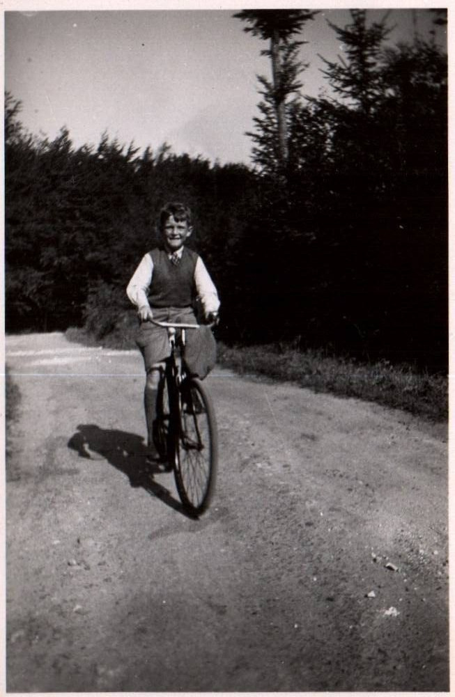 WWII Photo Daily Life Boy Copenhagen Denmark Small Size 9x6cm World War 2