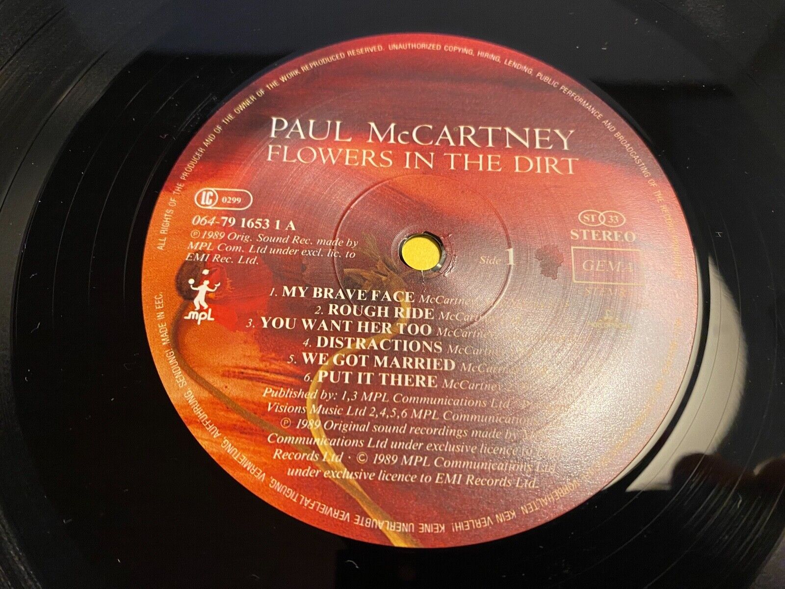 PAUL MCCARTNEY "FLOWERS IN THE DIRT" 1989 12 TRACKS VINYL LP WITH TEXT FLYER EMI