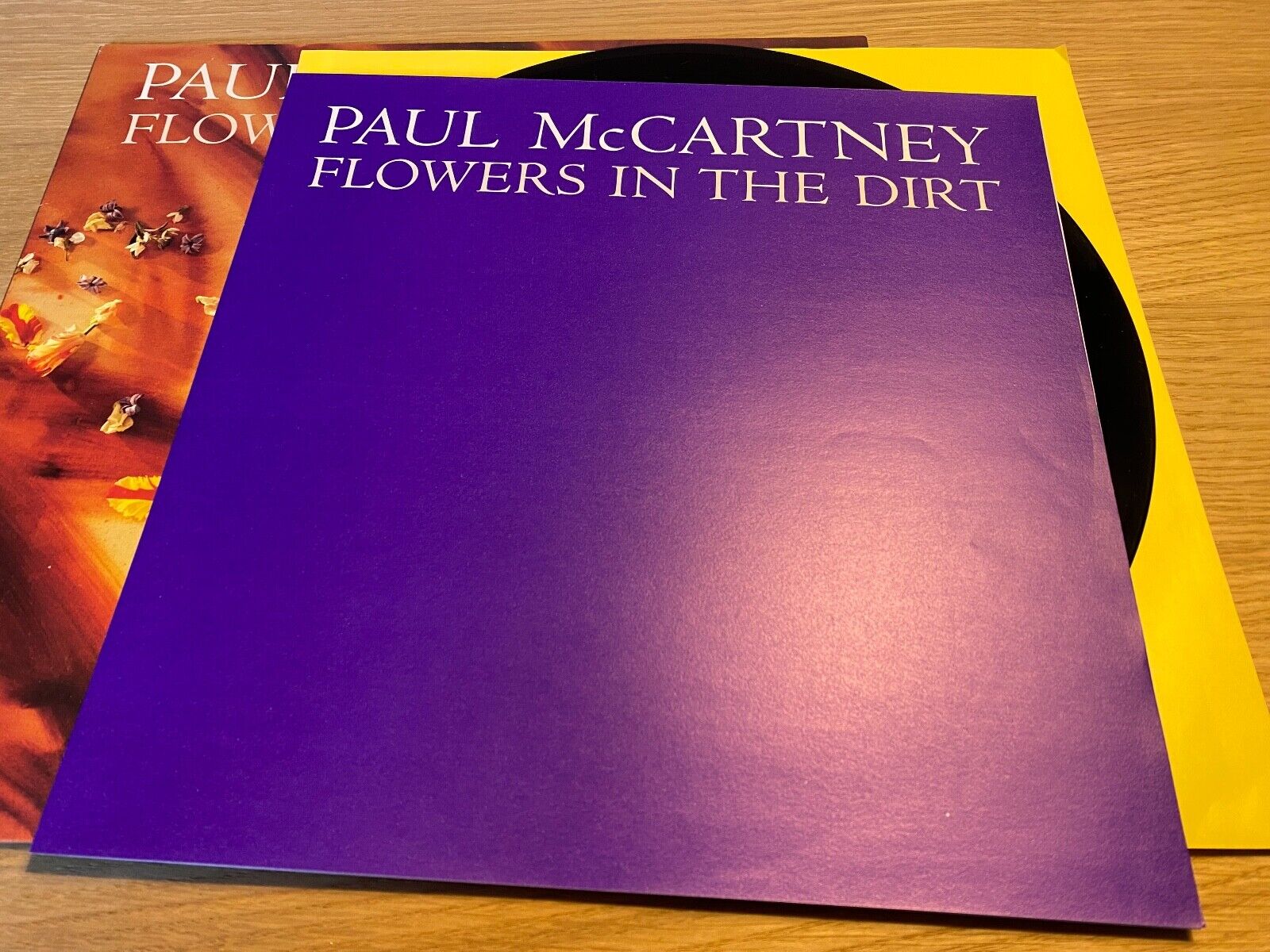 PAUL MCCARTNEY "FLOWERS IN THE DIRT" 1989 12 TRACKS VINYL LP WITH TEXT FLYER EMI