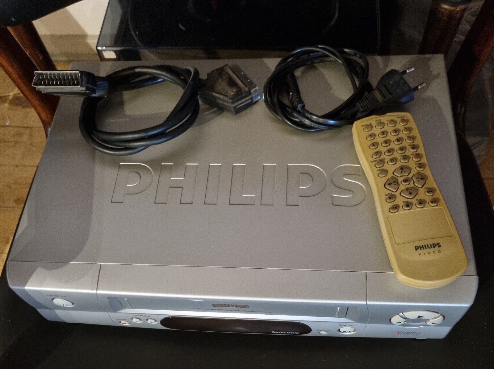 Philips VR570 / 16 VHS player (Europe)