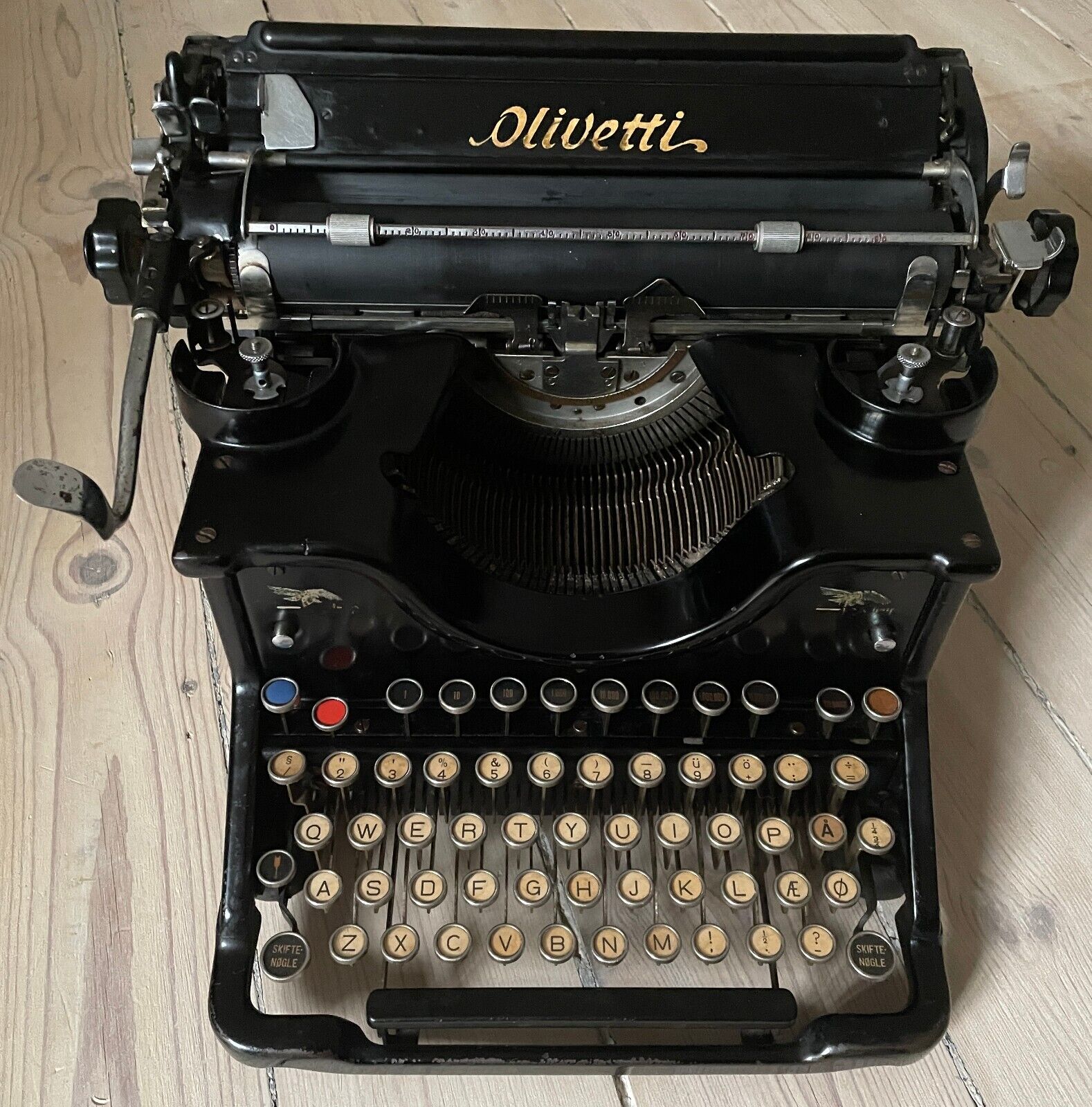 Olivetti M40  1st series with rare Danish keyboard