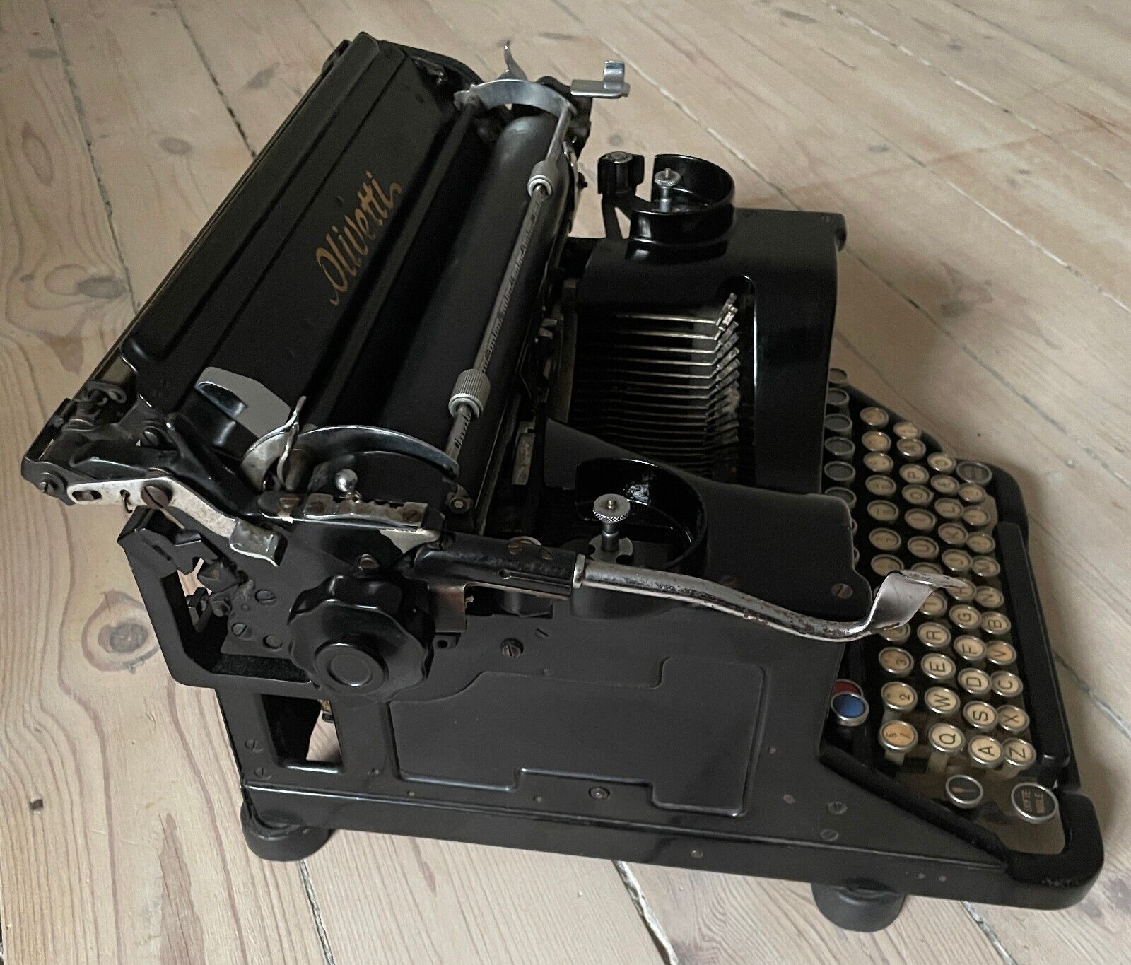 Olivetti M40  1st series with rare Danish keyboard