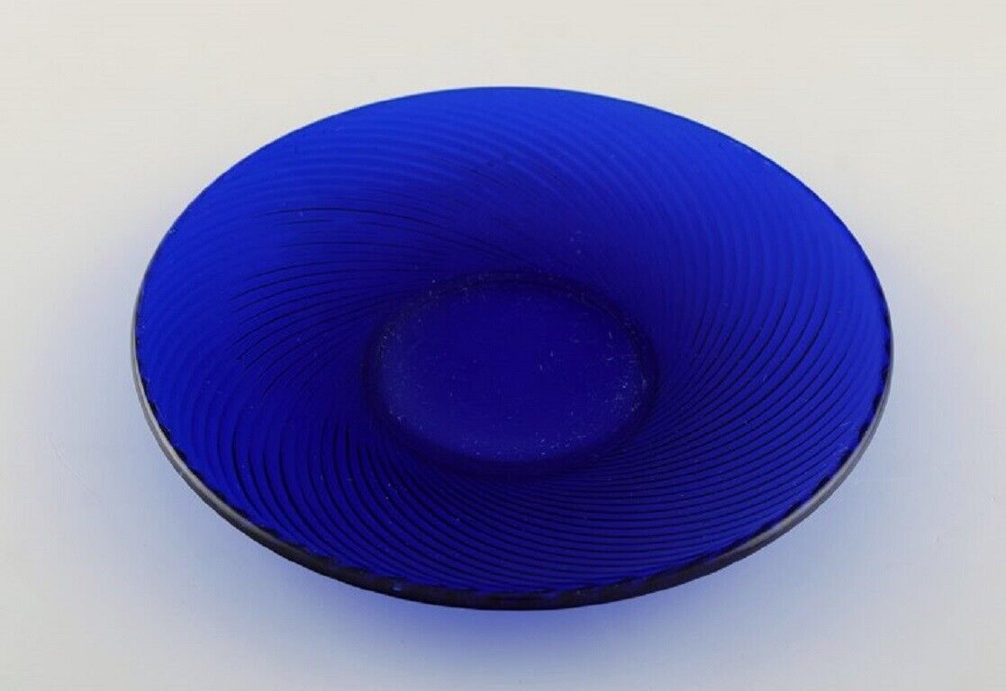 Monica Bratt for Reijmyre Four plates in blue mouth-blown art glass Mid-20th c