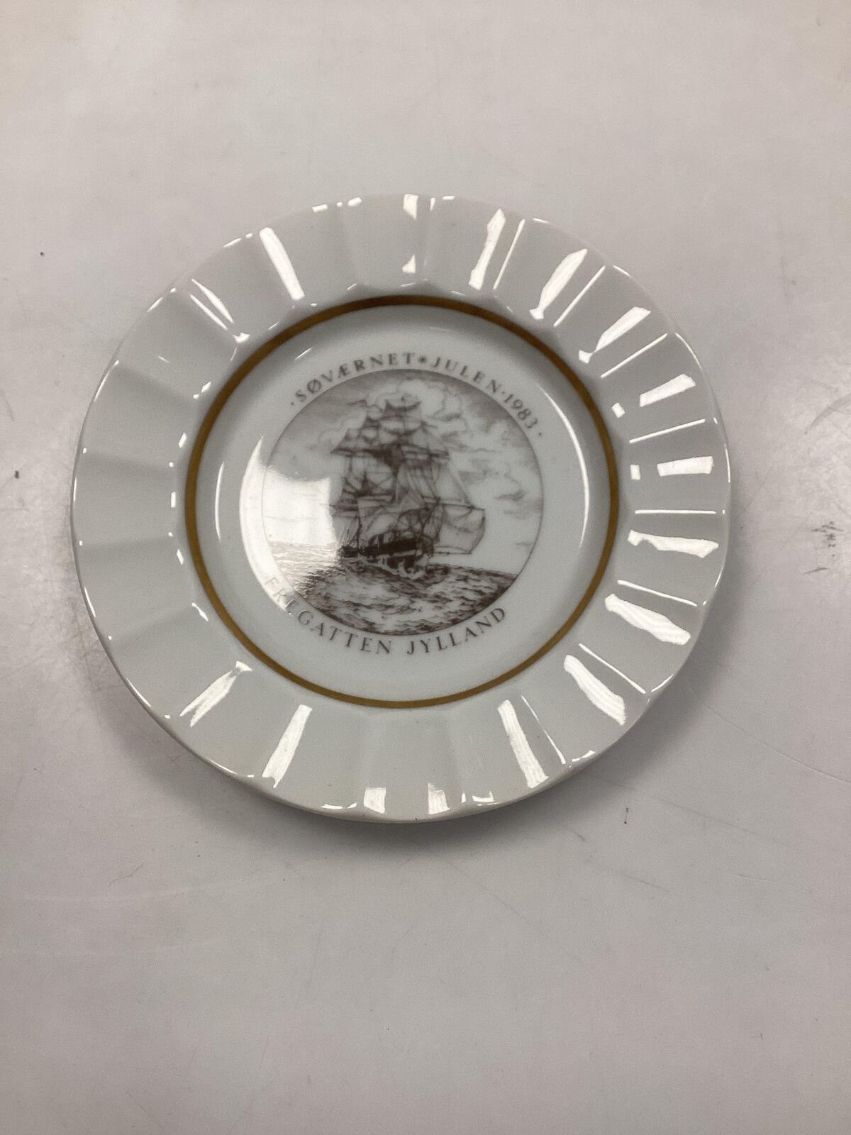 Royal Copenhagen / Aluminia Navy Christmas Plate 1983